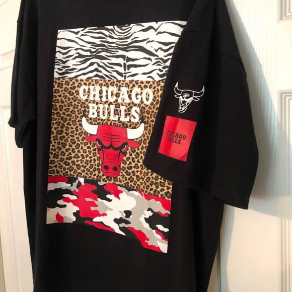 Chicago Bulls NBA Oversized Graphic T-Shirt - Picture 4 of 5